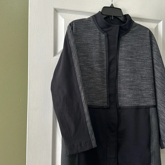 Lululemon Cocoon Car Coat - Picture 4 of 12